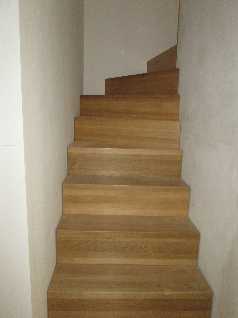 Zweiholmtreppe aus Eichenleimholz, Ansicht von oben