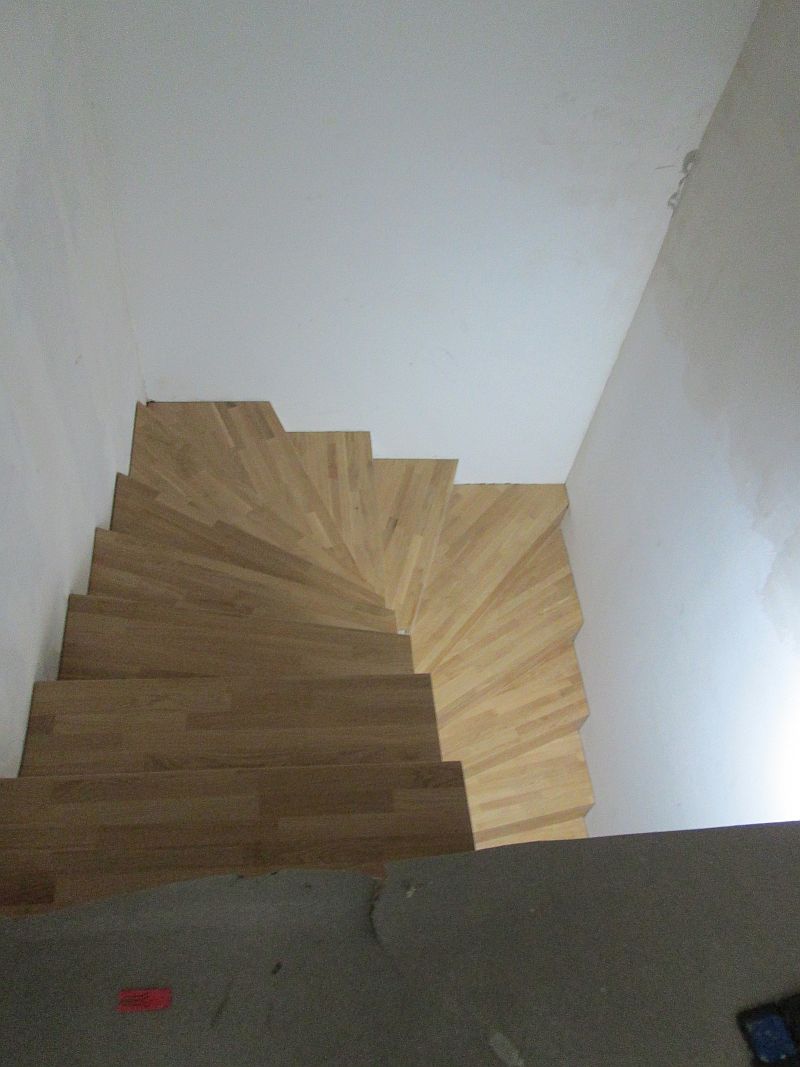 Treppe aus Eichenleimholz, Ansicht von oben