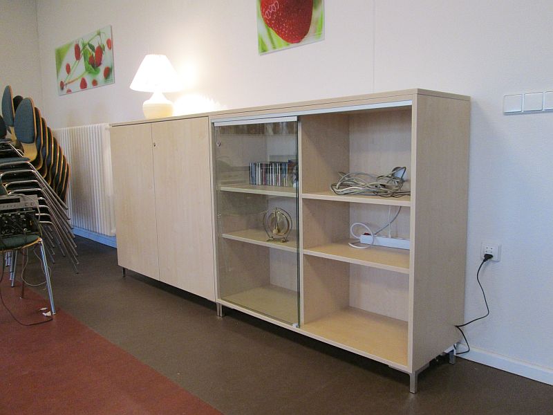 Schrank / Sideboard in Ahorndekor